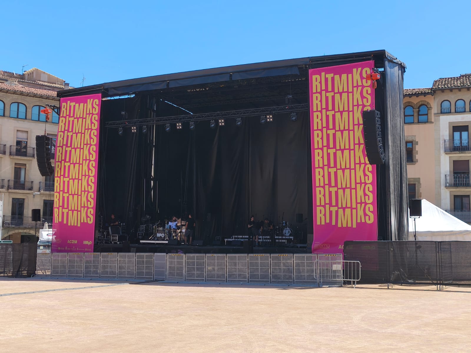 Escenari del Festival RITMIKS a la Plaça Major